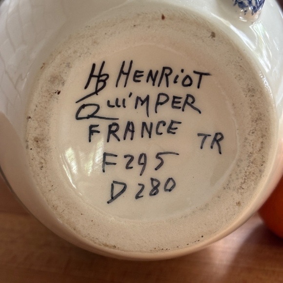 Authentic French Country Vintage Henriot Quimper pitcher/vase - Picture 3 of 3